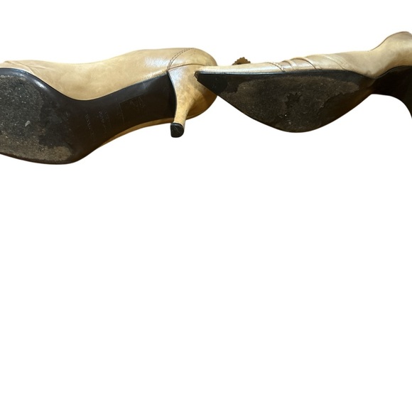 Sergio Rossi Made in Italy Leather Heels Sz 41 | Beige Pointed Toe - Picture 7 of 8